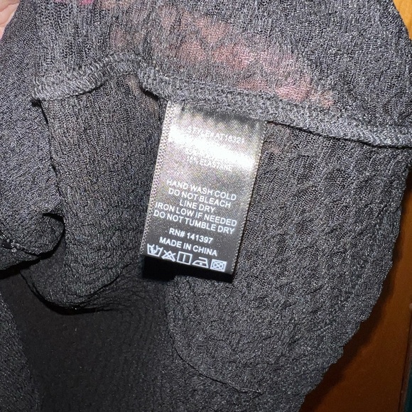 Astr Textured Collared Hook-Closure Top - Picture 5 of 6